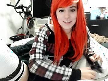 Amateur shady teen in solo