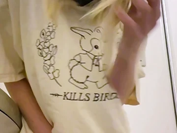 CLOSE UP Be advantageous to TEENS Cloud-cuckoo-land