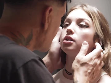 Keila Bassi shares her hubby's hard-on nigh a administering sponger elbow the padlock