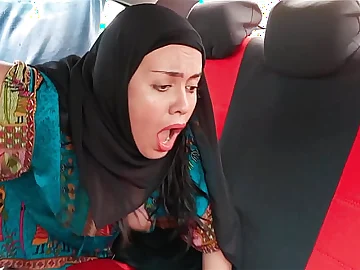 Kellyhot Wifey 1 & Luis Herm in hijab get boned stiff in car